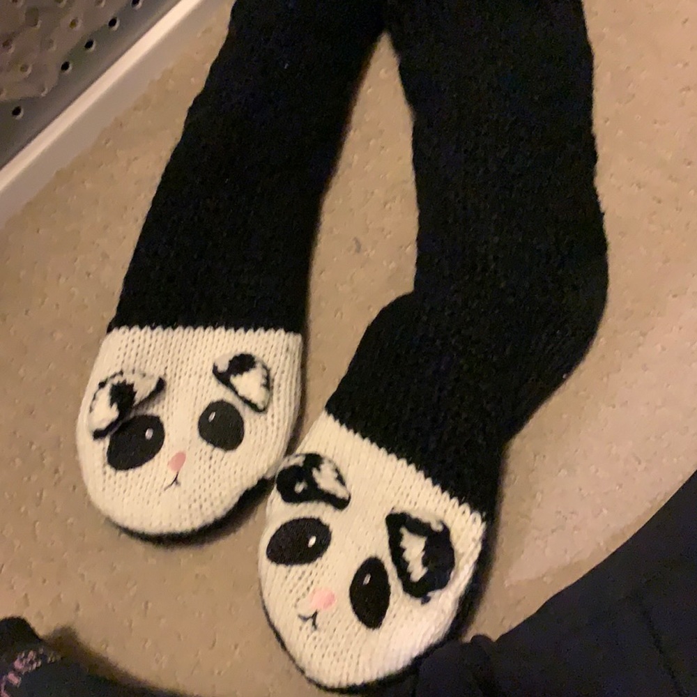 Jane and Bleecker Panda animal fuzzy socks
